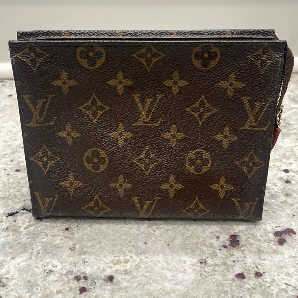 Louis Vuitton Monogram Pochette Toilet 19